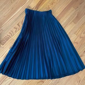 Zara blue accordion skirt size small